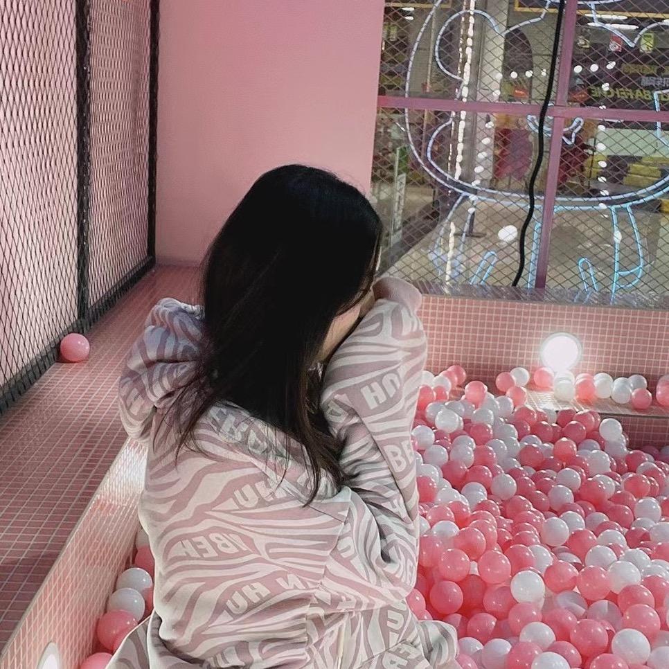 小酒窝很甜