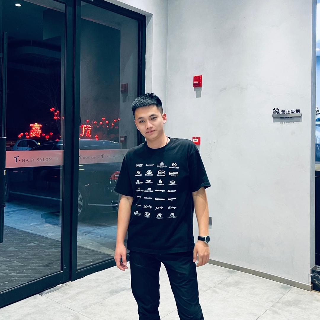 这个少年曾经多普通