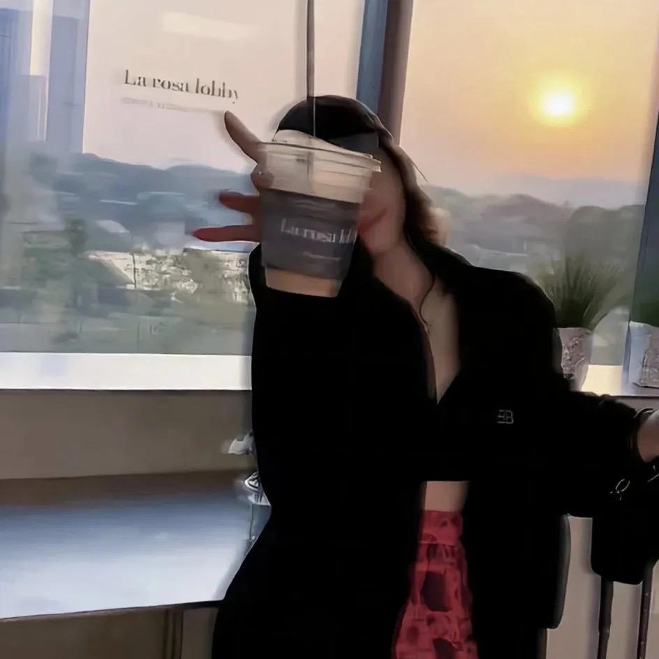 公爵是只阿拉斯加.