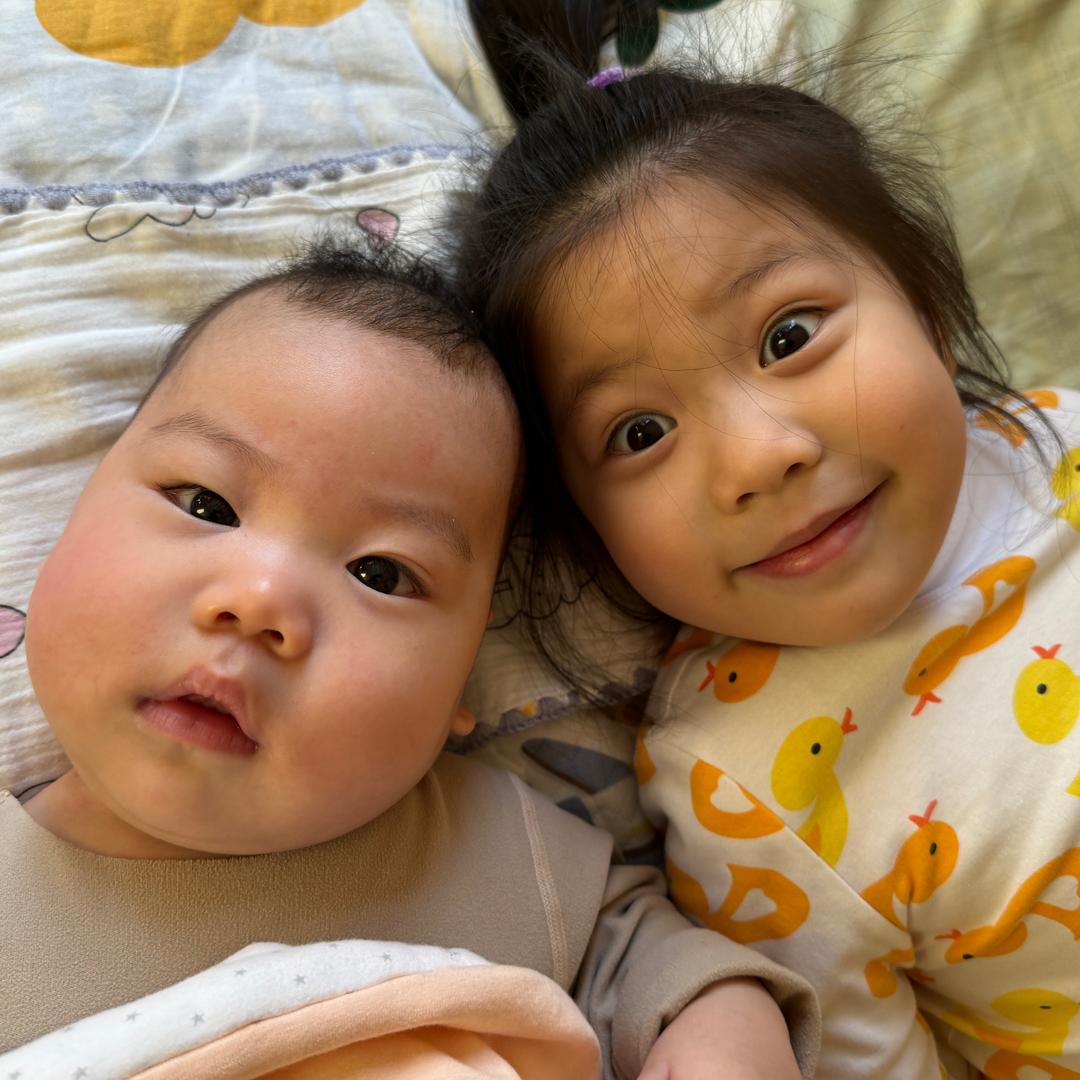 米乐👧和凯瑞👶的保护伞☂️