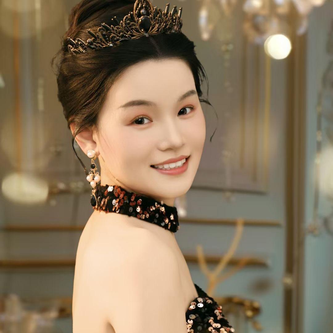 闪闪甄选侯氏服装阁