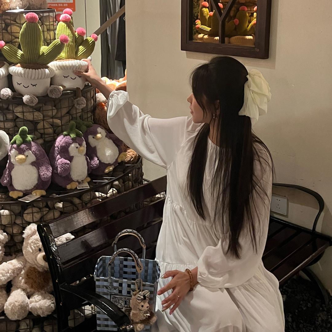 易县琳艾服装店（个体工商户）