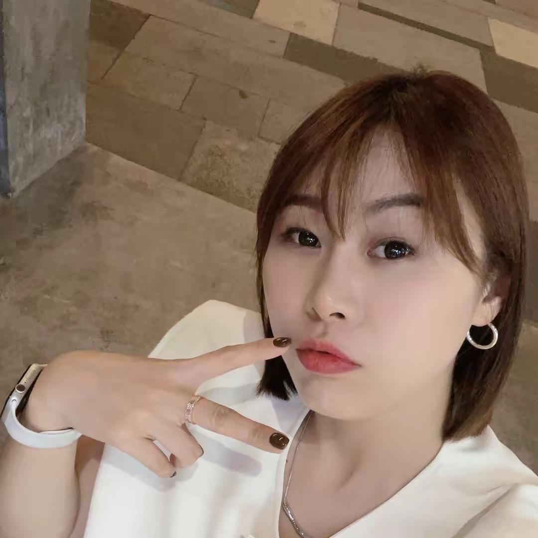 雅丽娜服装店