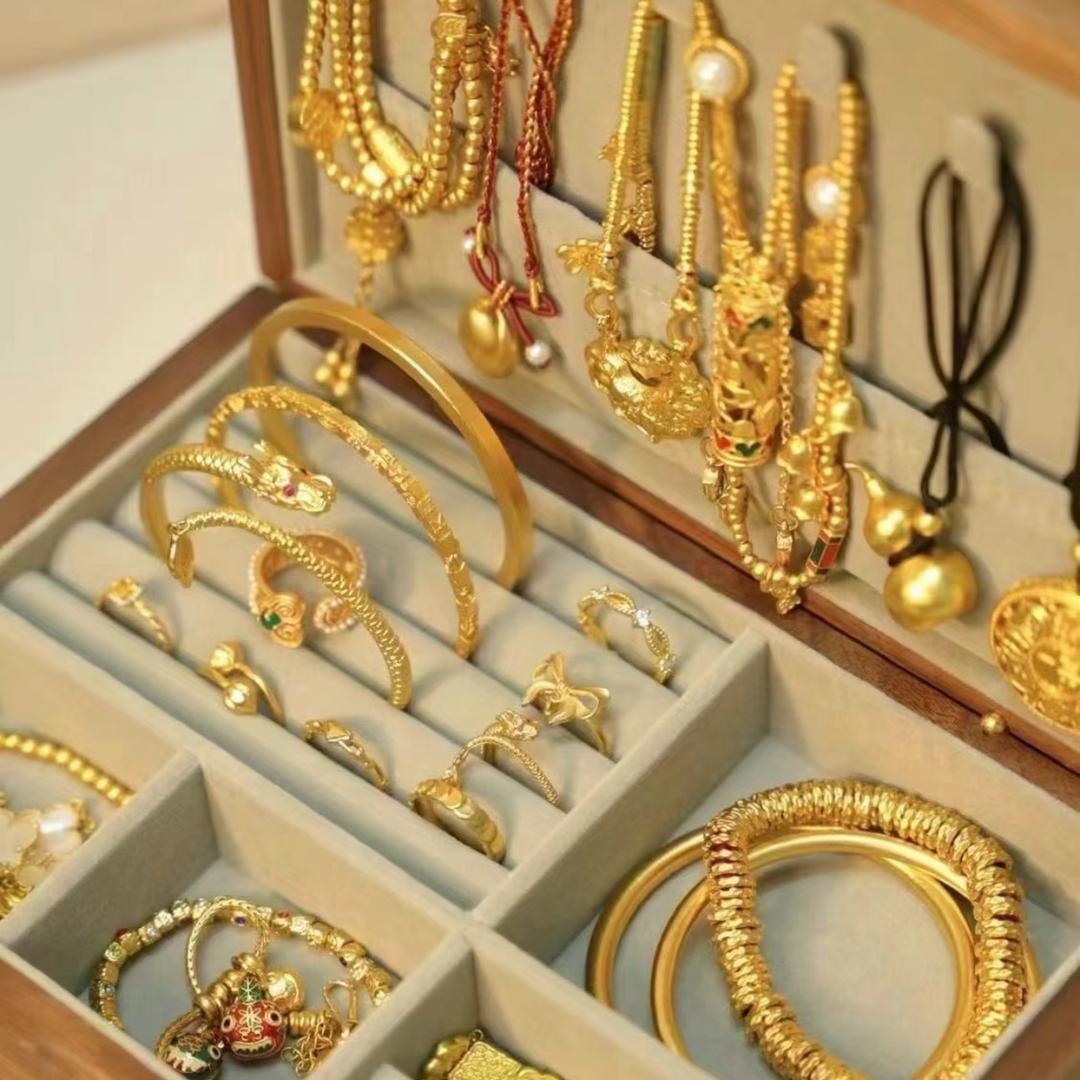 金秋折珠宝商行