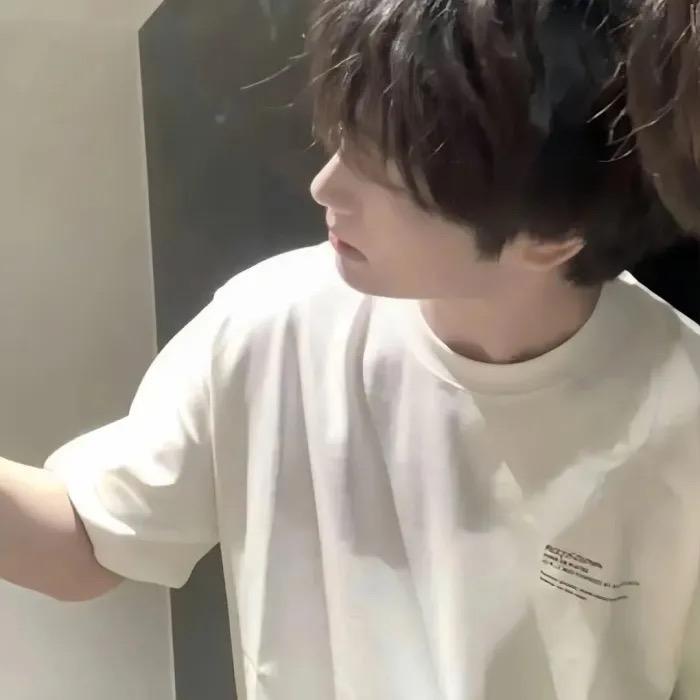 卖钢材的小男孩