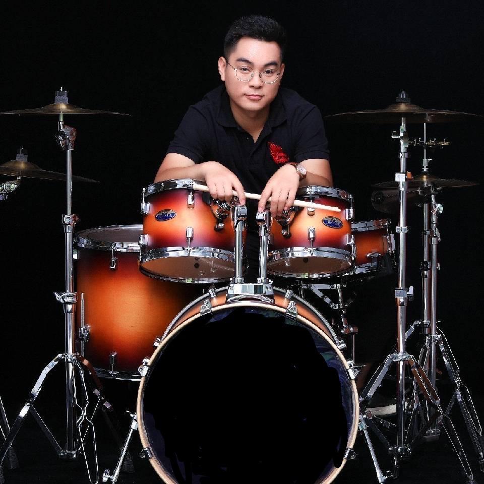 在南阳教打鼓的小马