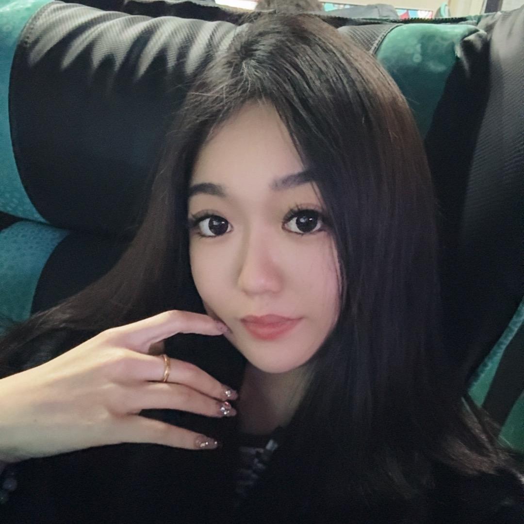 小美冷冰冰.