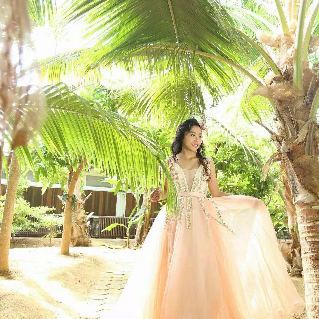 海啸咣咣撞大墙