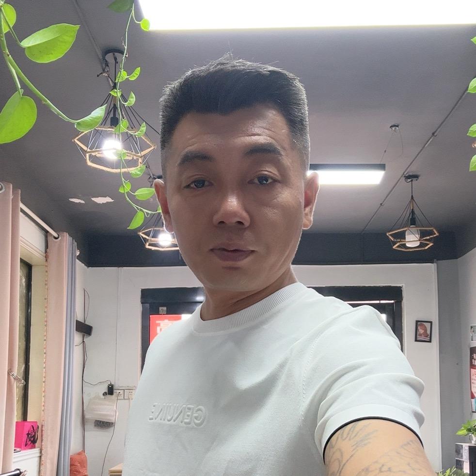 尉氏县阿山美发店