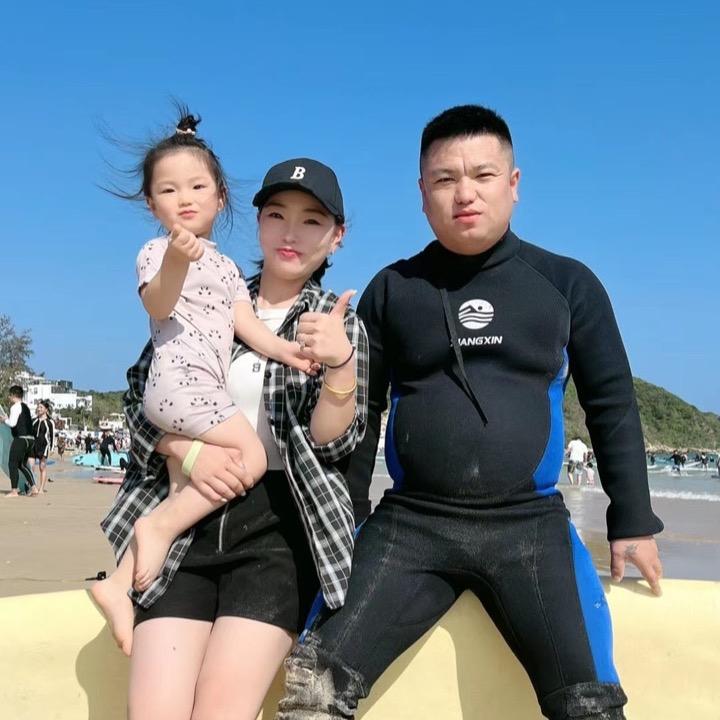 孙西尧一家人 二胎8个月