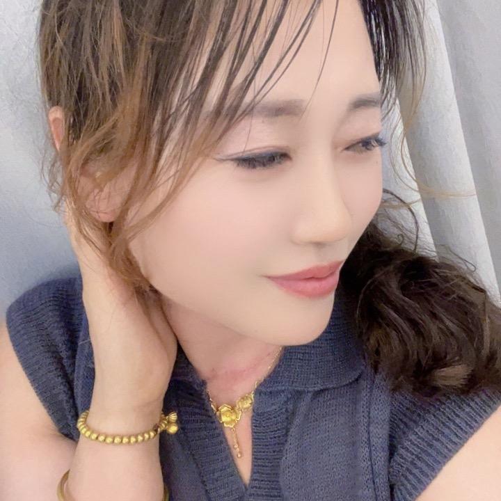 带刺的玫瑰 ：。