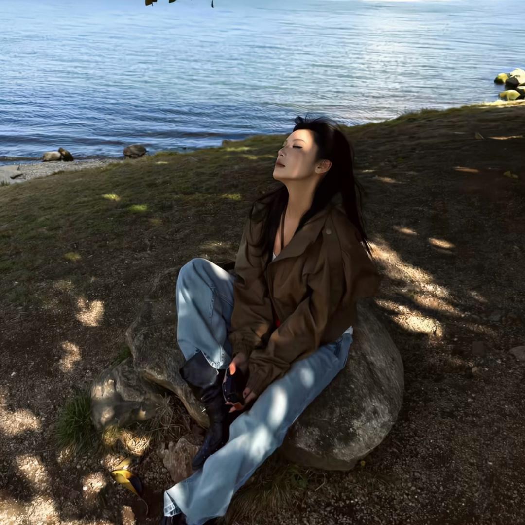 悲伤𝙆𝙞𝙩𝙩𝙮猫。