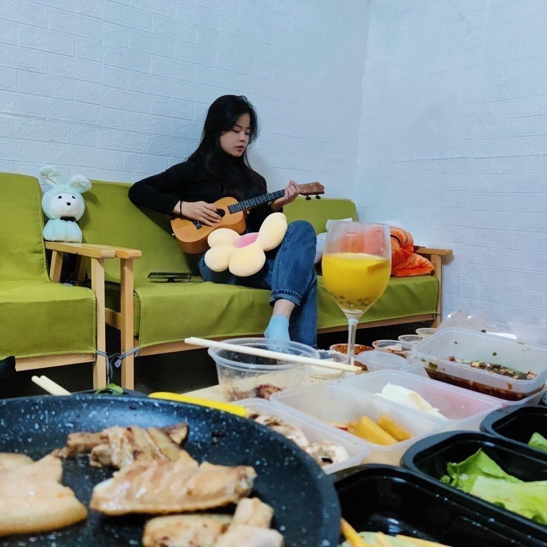 大彭友吃美食
