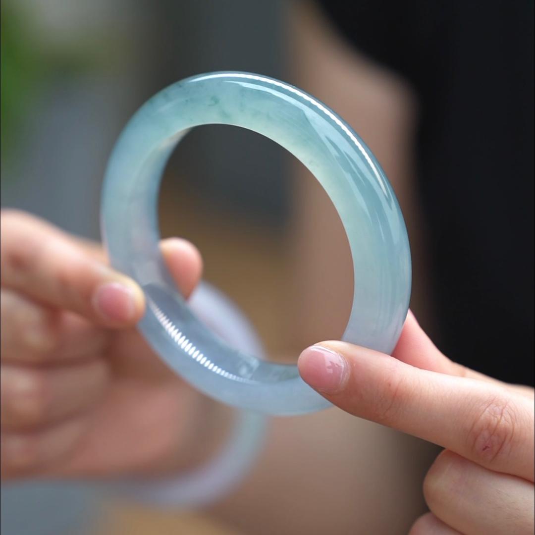 平洲翡翠手镯工厂芳芳