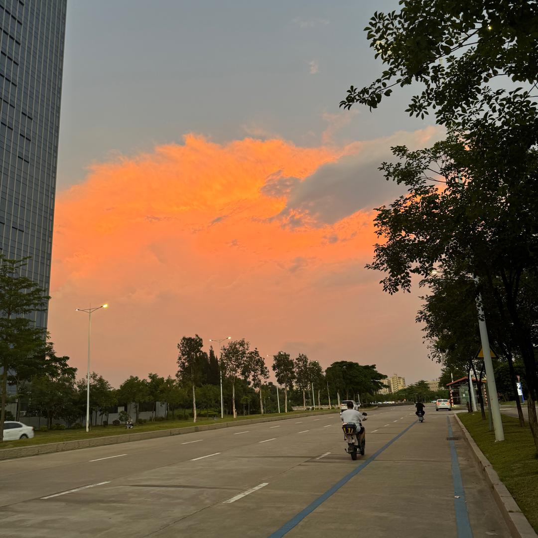 对着生活笑一个