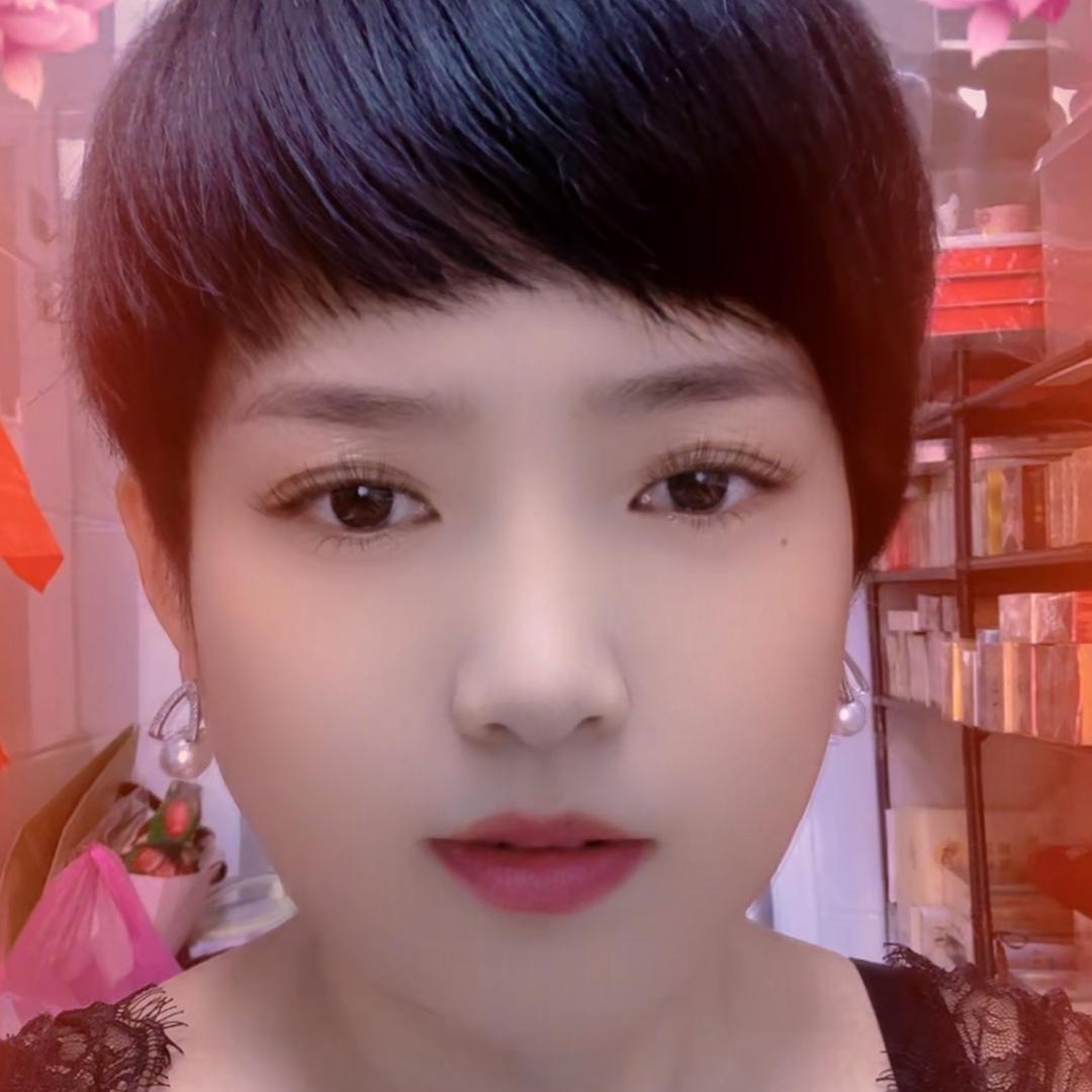 在陈堡开蛋糕店的九红