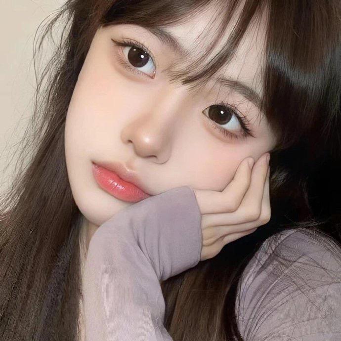 若萱Lvy（爱穿搭）