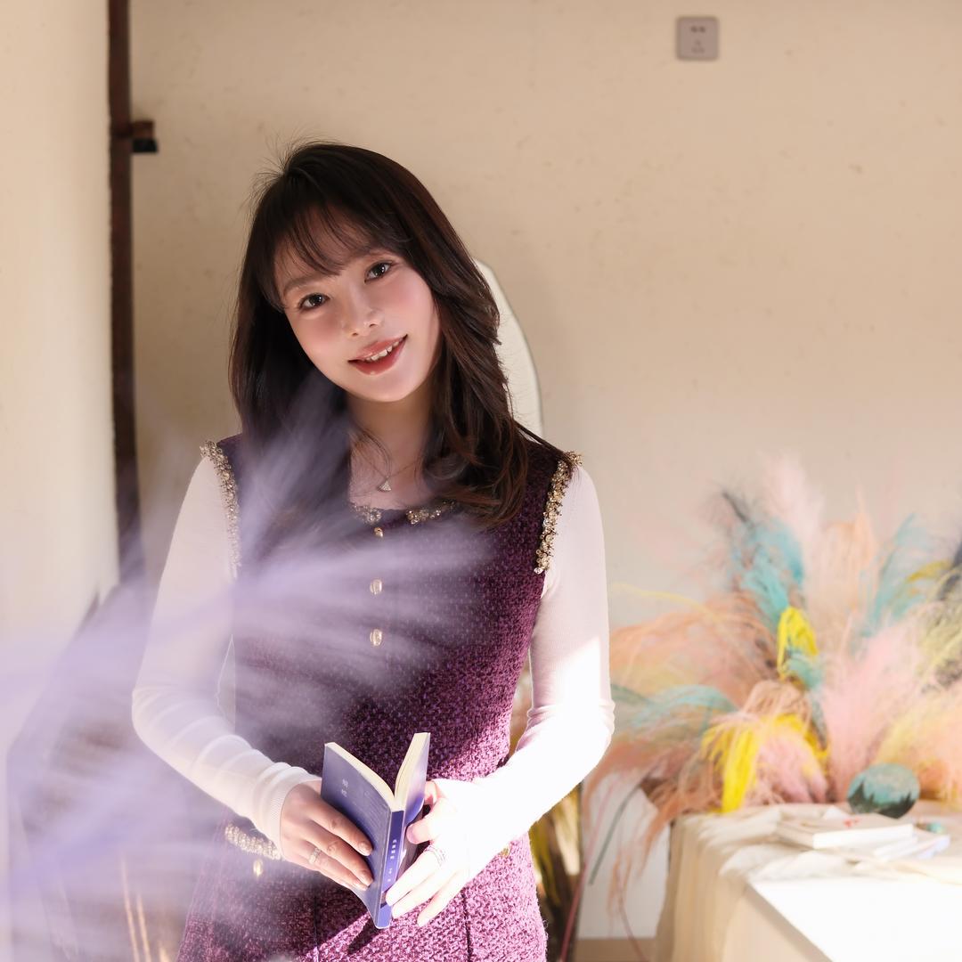 何桃眼里有星光