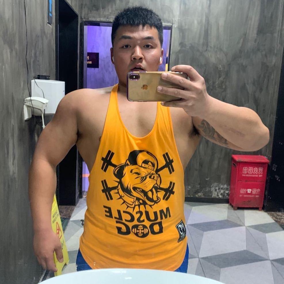 肌肉男养成中