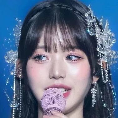 小鹿琦琦