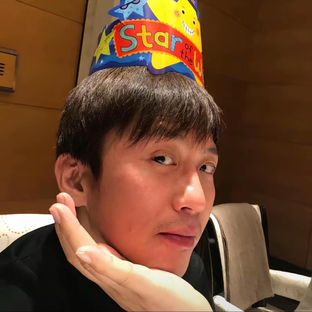 人丑嘴不甜没车没房还没钱