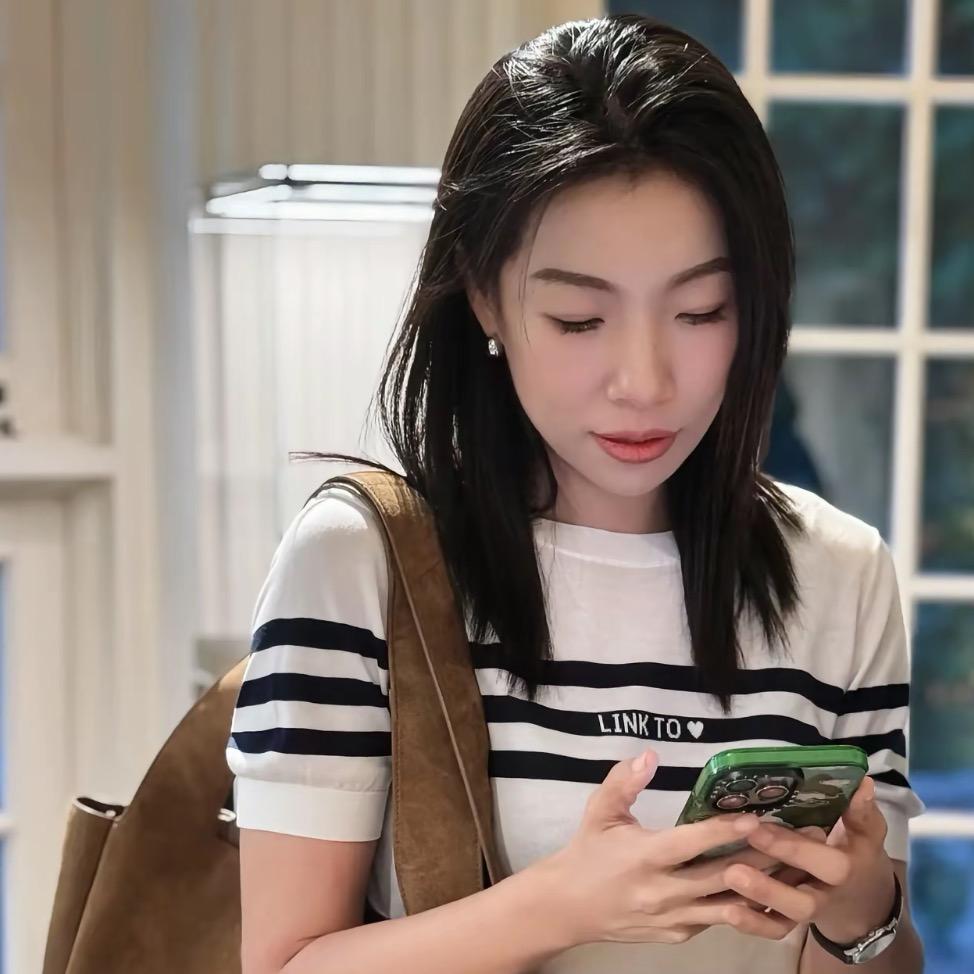 幸运燕儿精美服饰