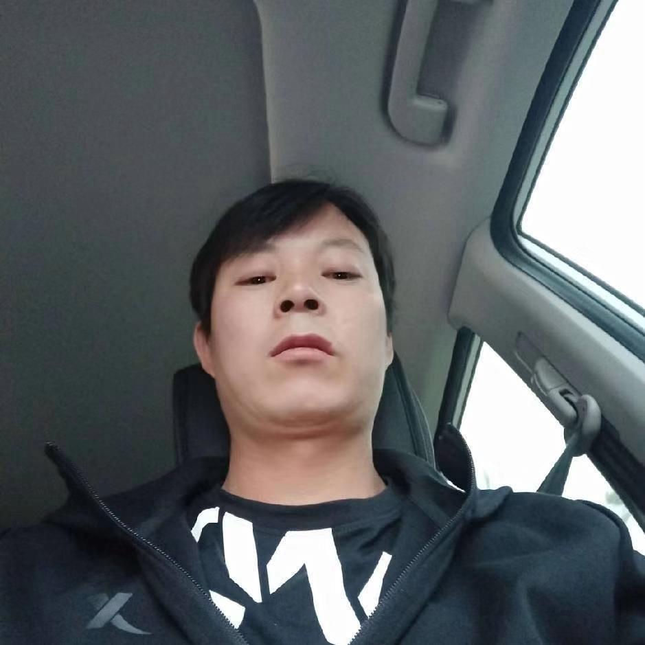 80后的工地小勇哥