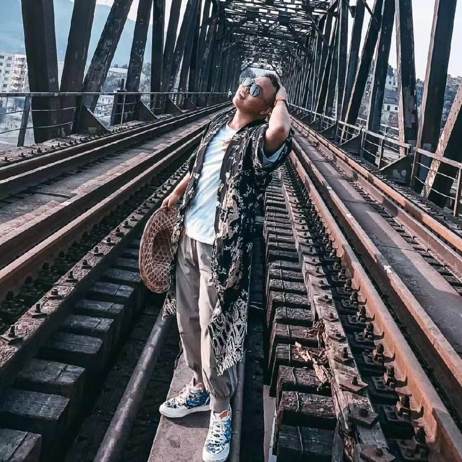 百哥很霸道