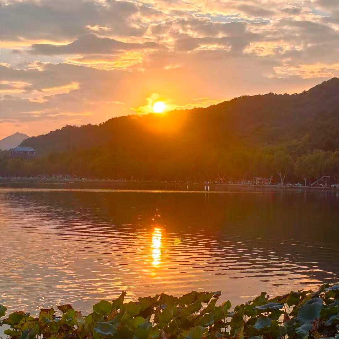焦虑个毛线🧶天塌下来还有比你高的人顶着
