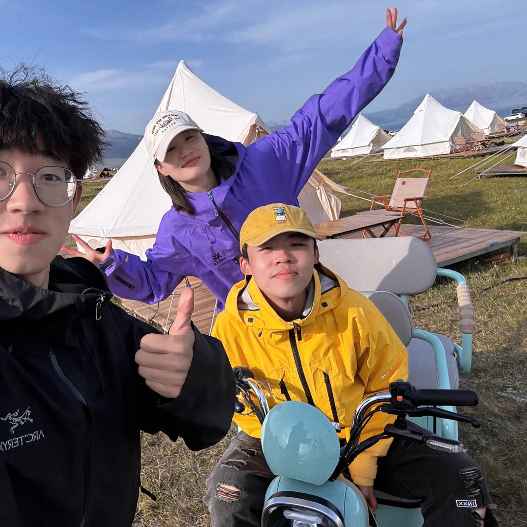 赛湖海上牧云营地（景区里）