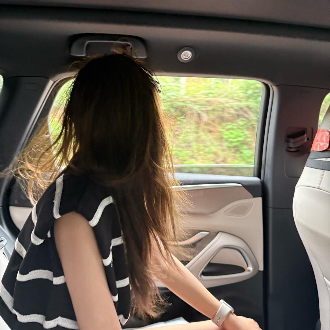 石家庄女发型师妍兮