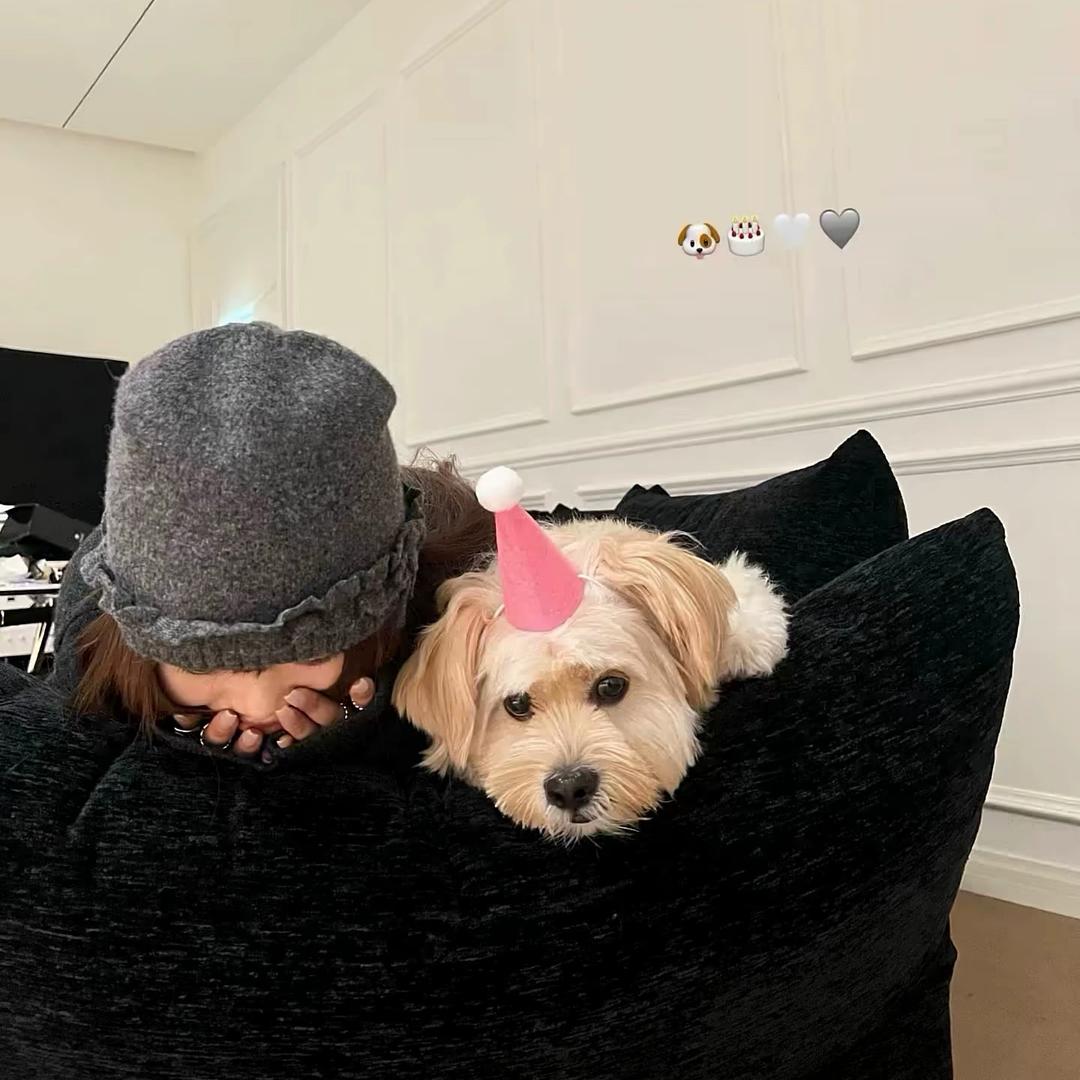 ￴￴   ￴ ￴ ￴￴￴