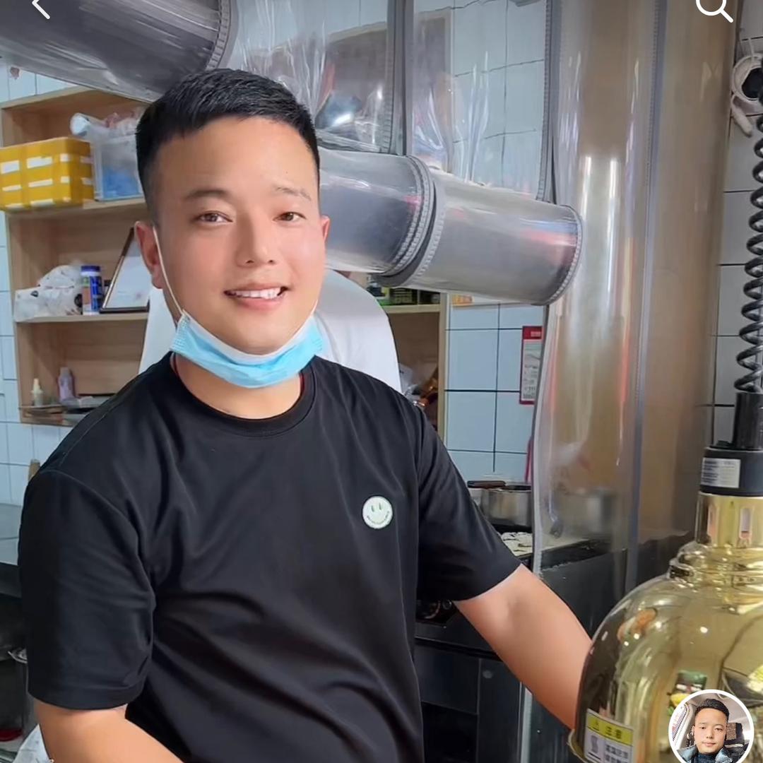 邱小鹏鲜肉锅盔