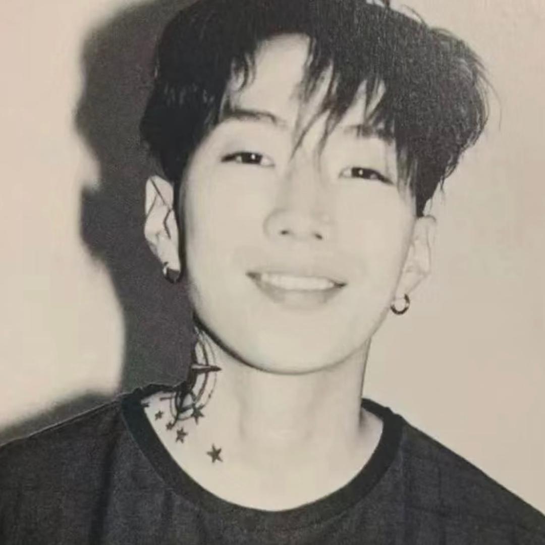 J、