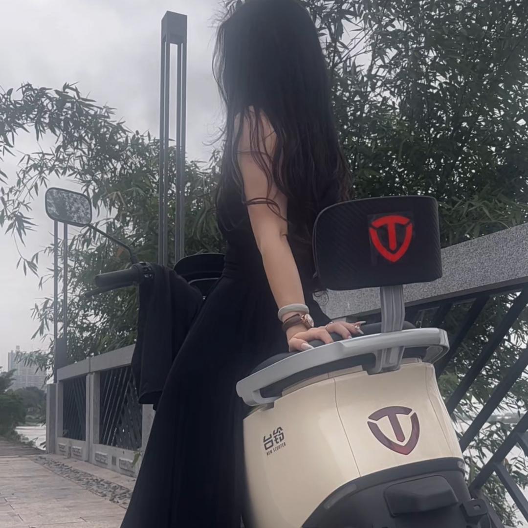 💋大姨甲细姨💋