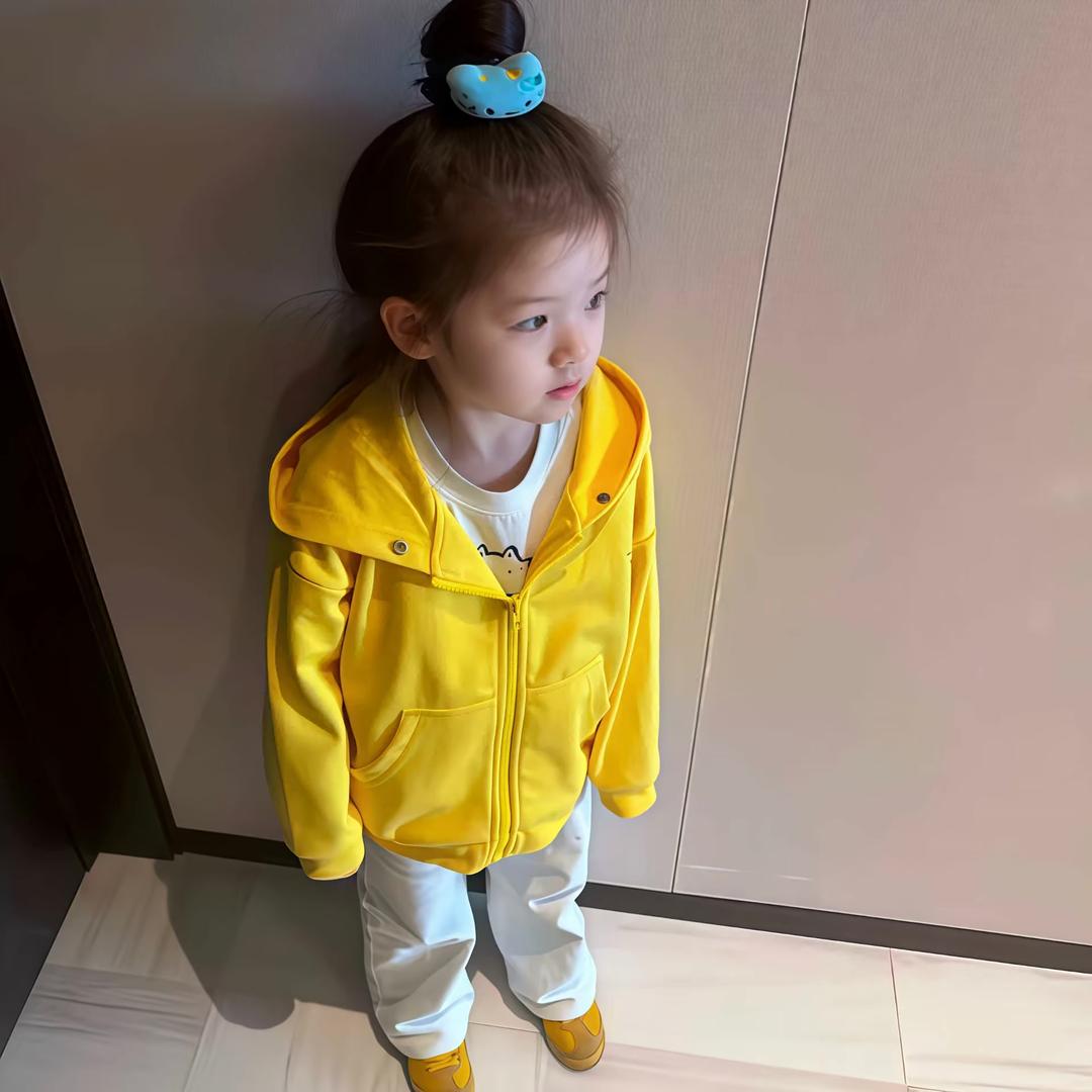 小七^