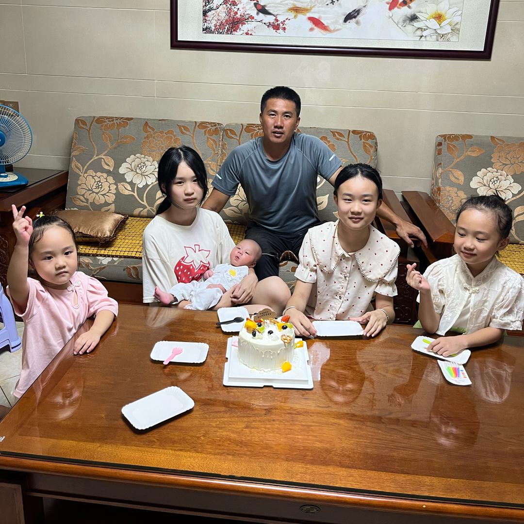 五个孩子的妈(努力版)