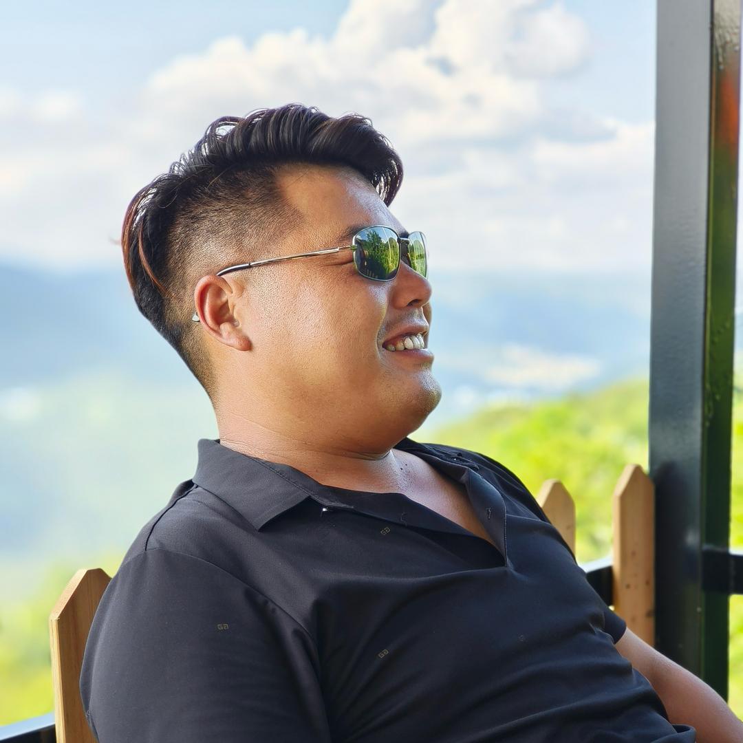 高坪华哥. 若生