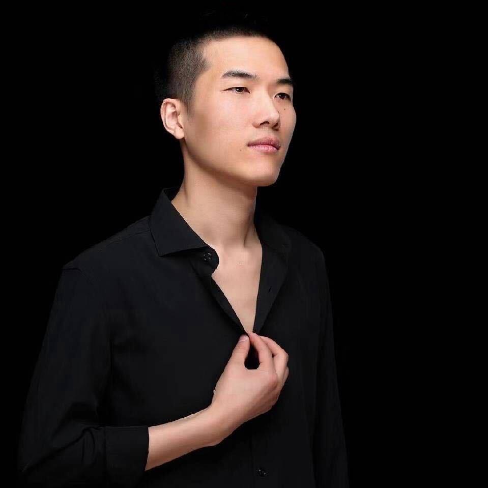 青岛发型师.彭