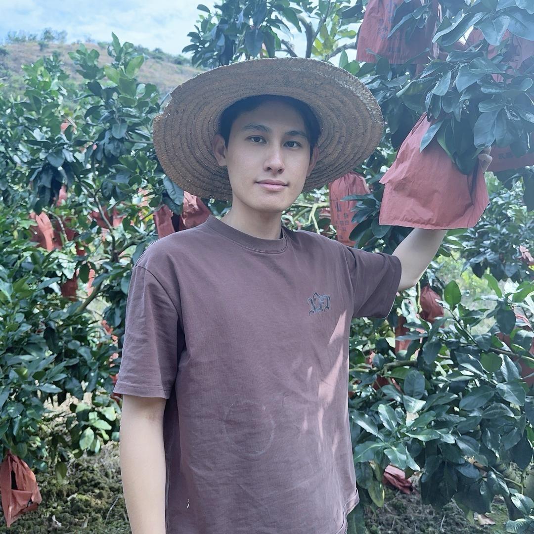 黎东东吃个果
