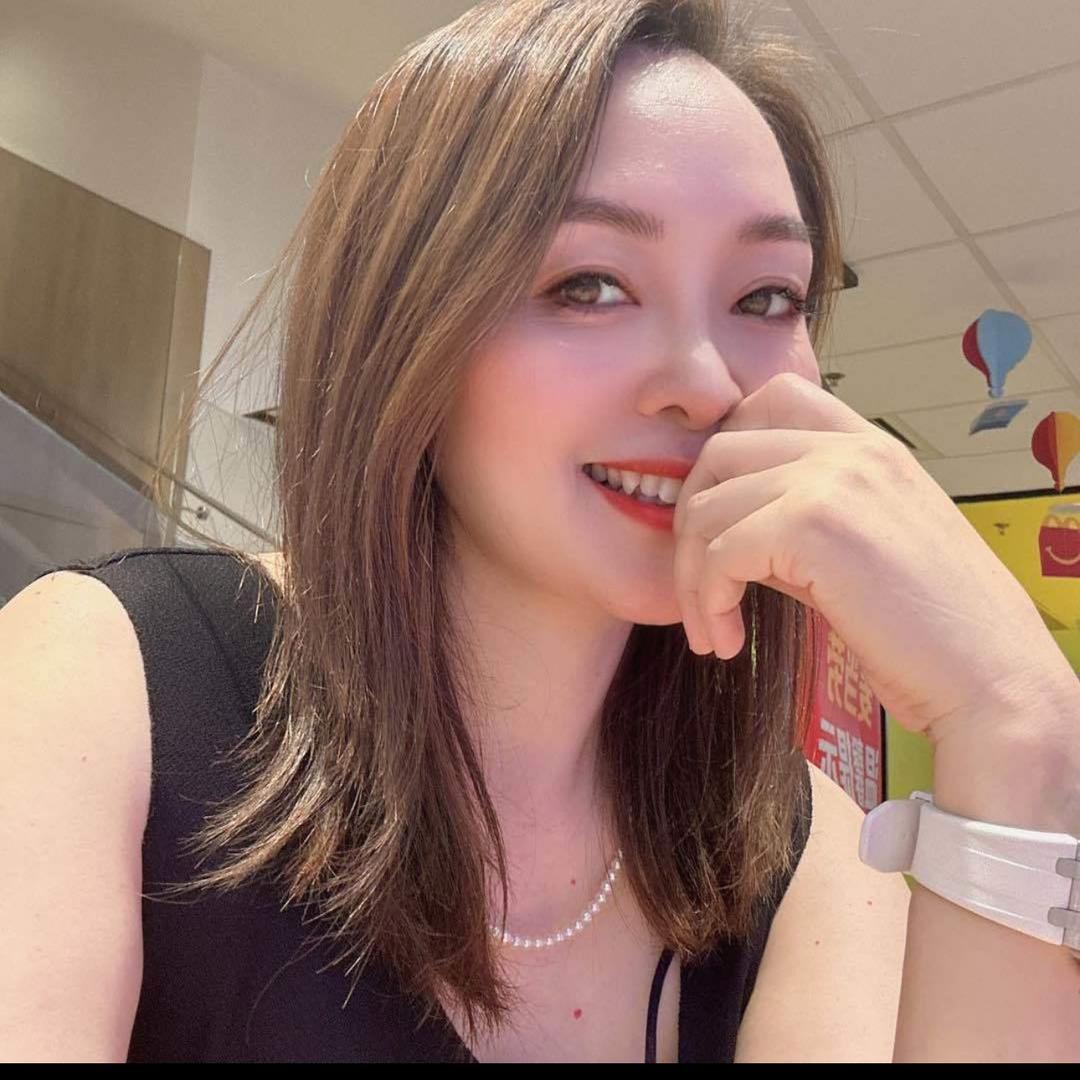@女装店老板娘.金色尺度