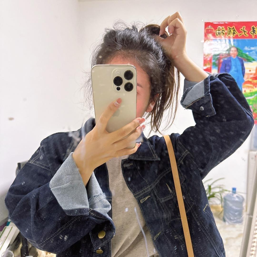 单眼皮小妞