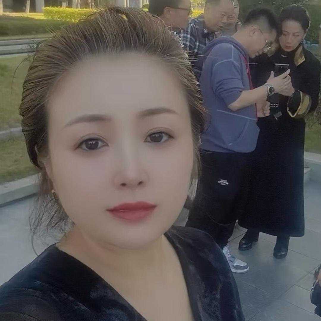 肇州县鑫多利服装厂