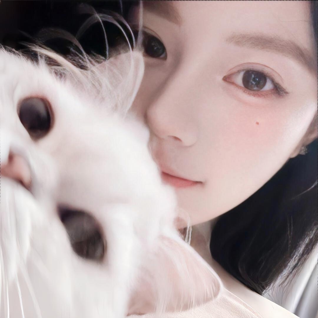 颜颜.