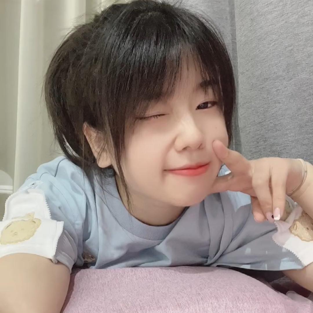 是莉莉