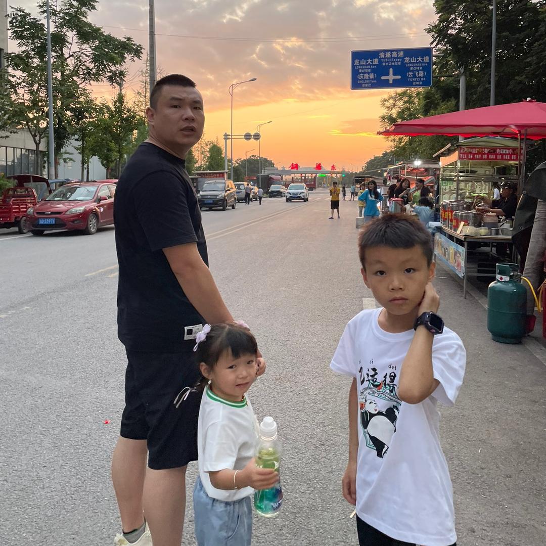 李龙