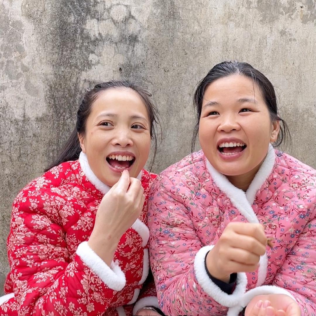 憨逗姐妹