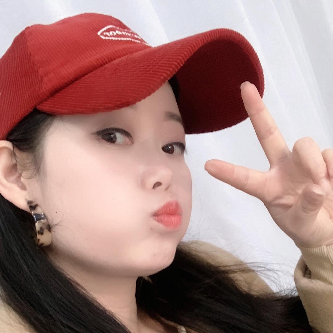 上班摸鱼的大瑜姐（丽瑞儿）