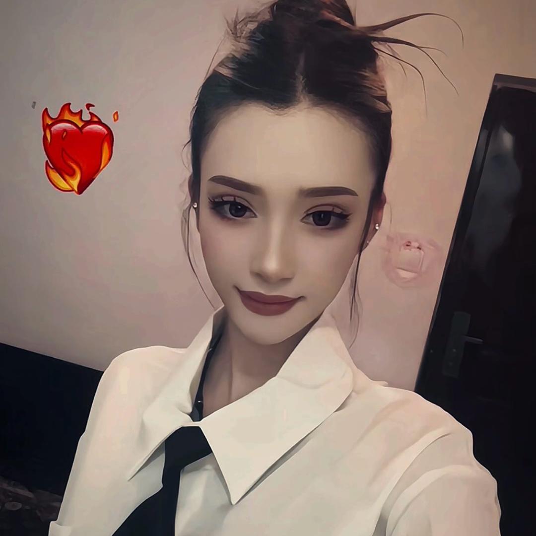 NAZLI 高级化妆师