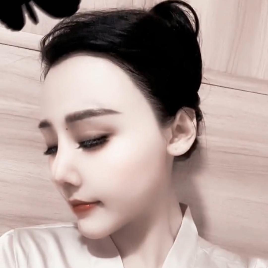 凌某人………………